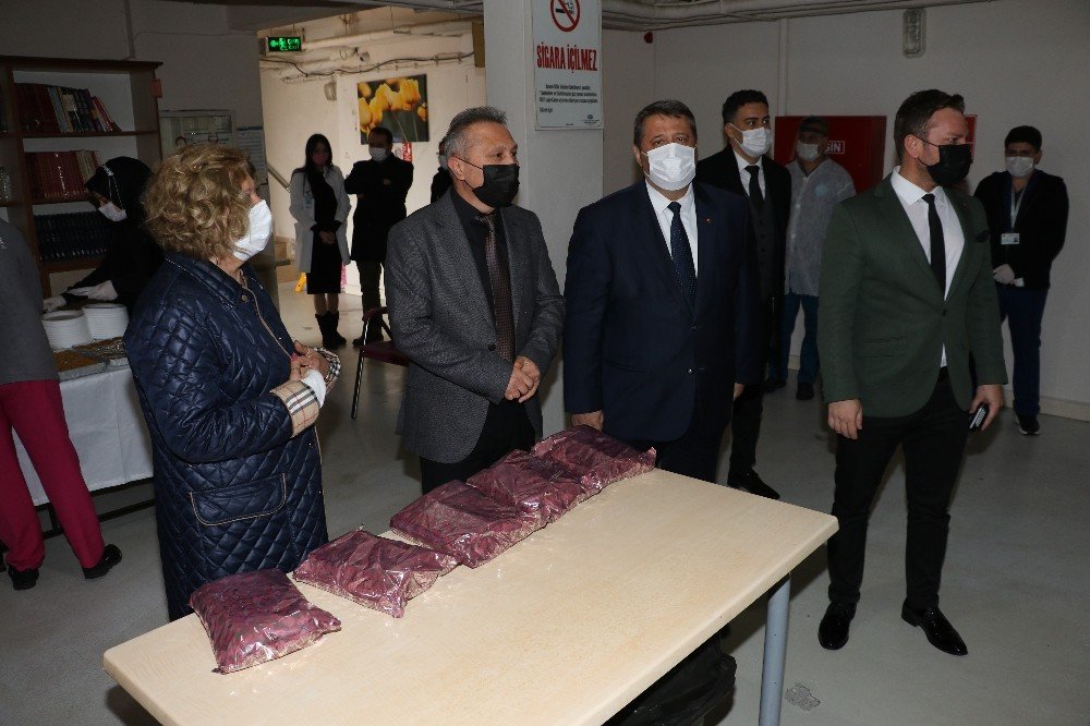Manisa’da Huzurevi Sakinlerine Anlamlı Ziyaret