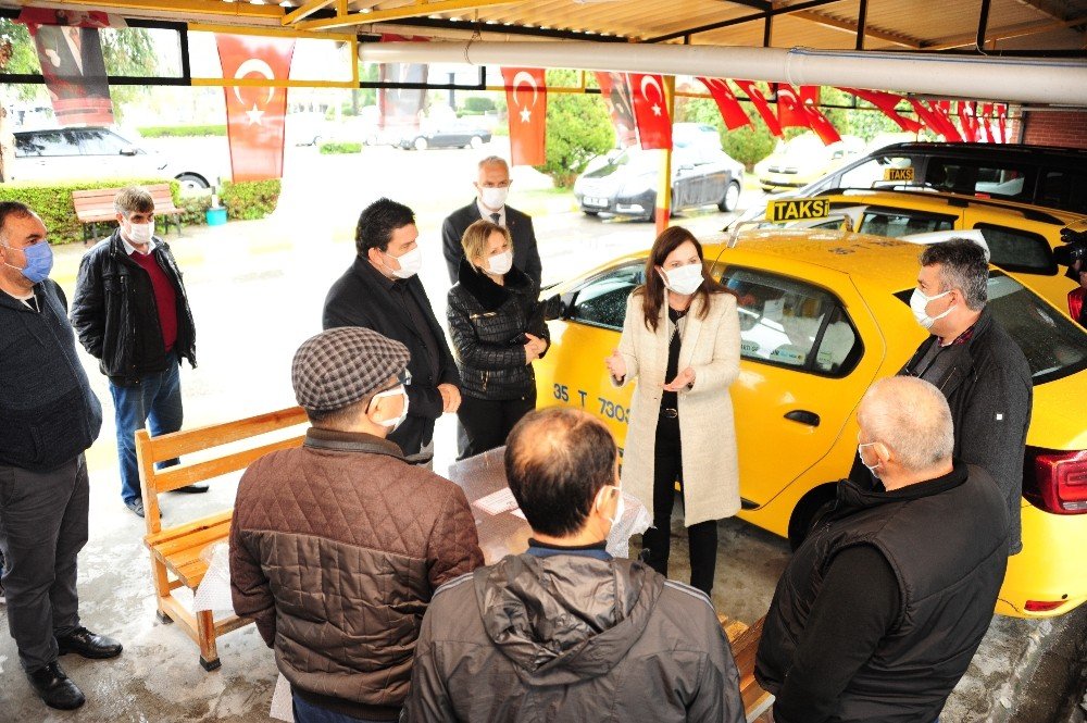 Balçova’da Taksilere Virüs Koruması
