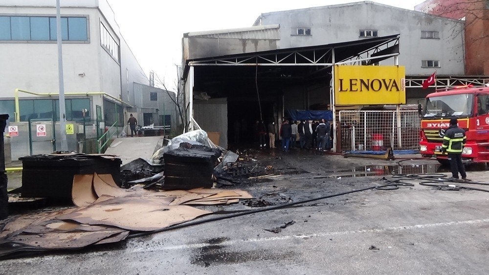 Saatler Süren Çalışmalar Sonucu Yangın Kontrol Altına Alındı