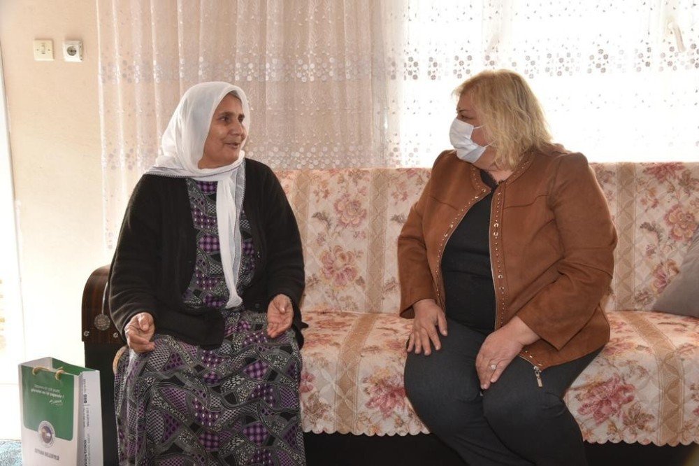 İ̇lk Kadın Belediye Başkanı İle İlk Kadın Muhtar Buluştu