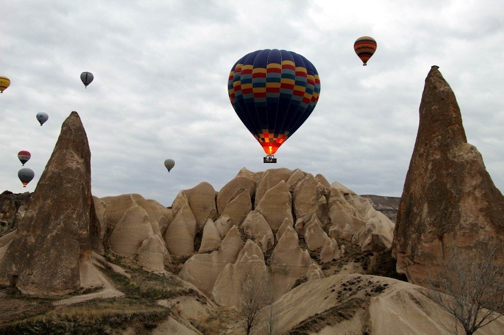 Kapadokya’da Balon Turları Hafta Sonuna Kadar Yapılamayacak