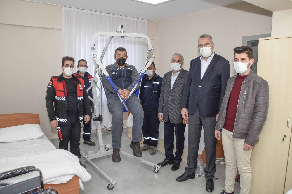 Karacabey Belediyesi, İhtiyaç Sahipleri İle Hayırseverler Arasında Köprü Oluyor