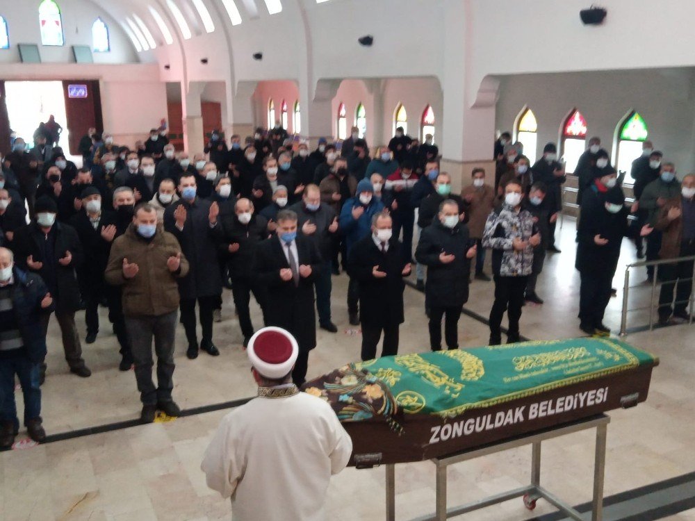Güler Sav Göz Yaşları Arasında Sonsuzluğa Uğurlandı
