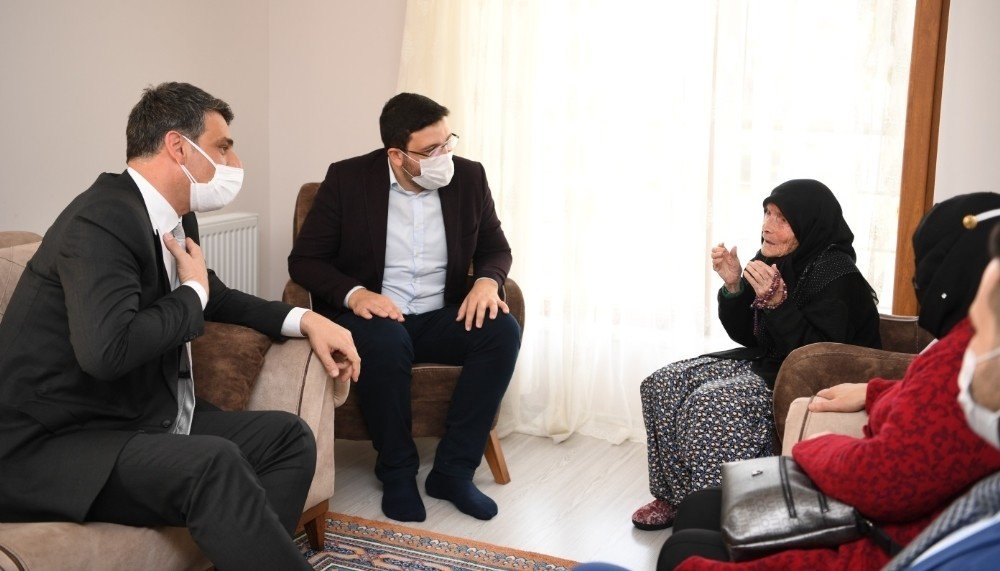 Başkan Kocaman Yaşlılar Haftasını Unutmadı