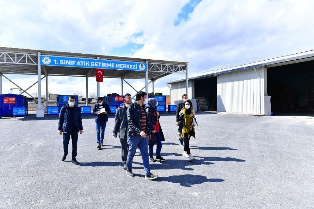 Yeşilyurt’taki Atık Toplama Ve Ayırma Tesisi Örnek Oluyor