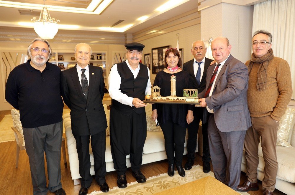 Sanko Onursal Başkanı Abdulkadir Konukoğlu’na Onur Ödülü