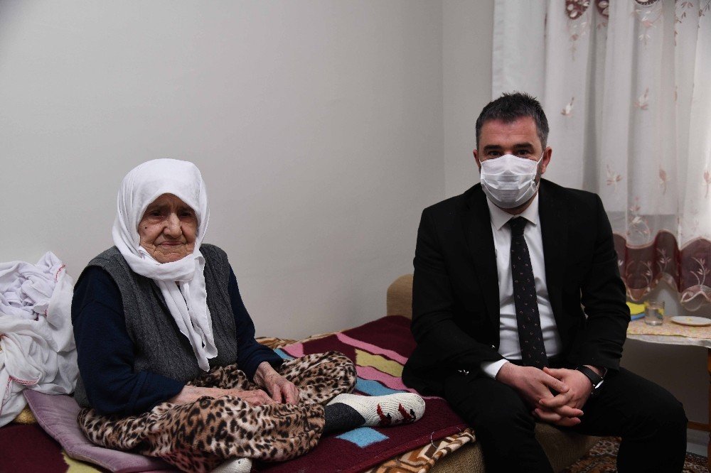 Asırlık Çınar Fatma Anayurt’a Anlamlı Ziyaret