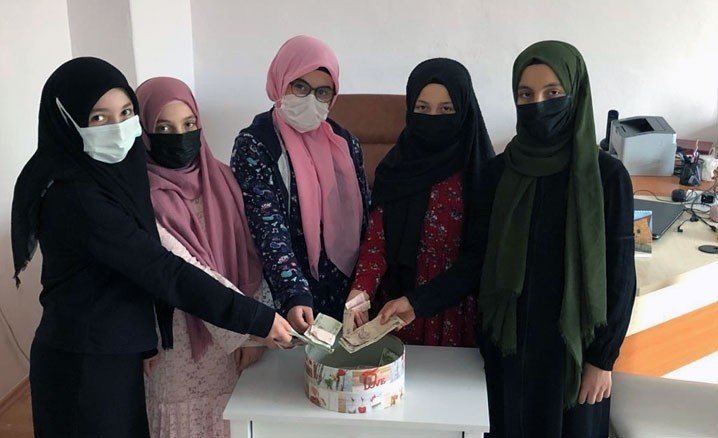 İ̇yilikleri Kumbaralarından Çıktı