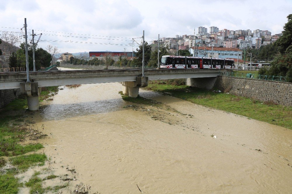 Samsun’da Metre Kareye 31,8 Kg Yağış Düştü, Dereler Coştu