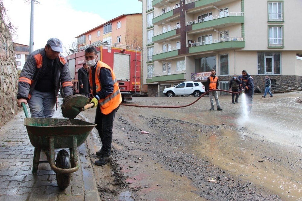 Bingöl’de Sel Sonrası Temizlik Seferberliği