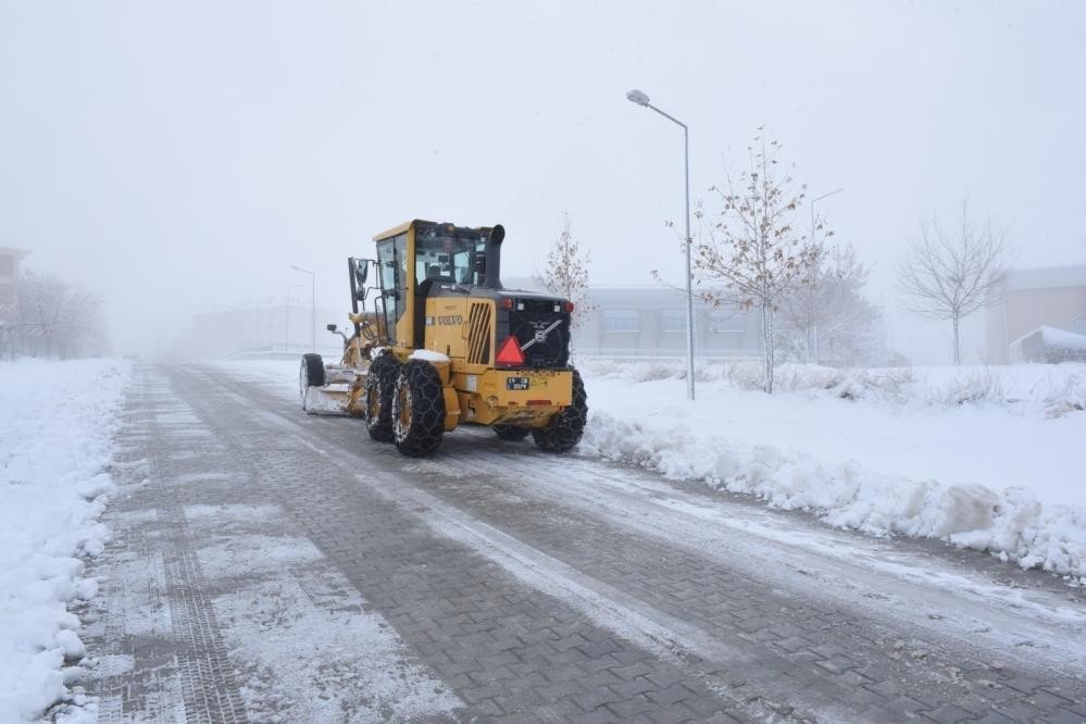 Çorum’da 20 Köy Yolu Ulaşıma Kapandı