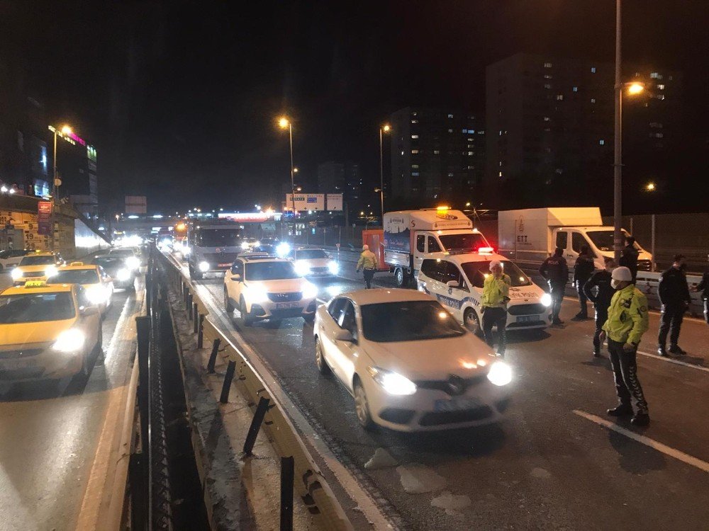 E-5’te Meydana Gelen Kazada Ortalık Savaş Alanına Döndü: 5 Kişi Yaralandı