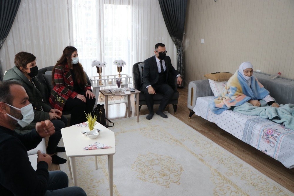 Kaymakam Koç Yaşlıları Yalnız Bırakmadı