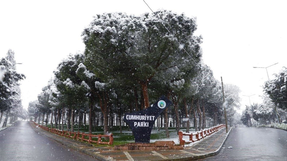 Alaşehir’de Kartpostallık Kar Manzaraları
