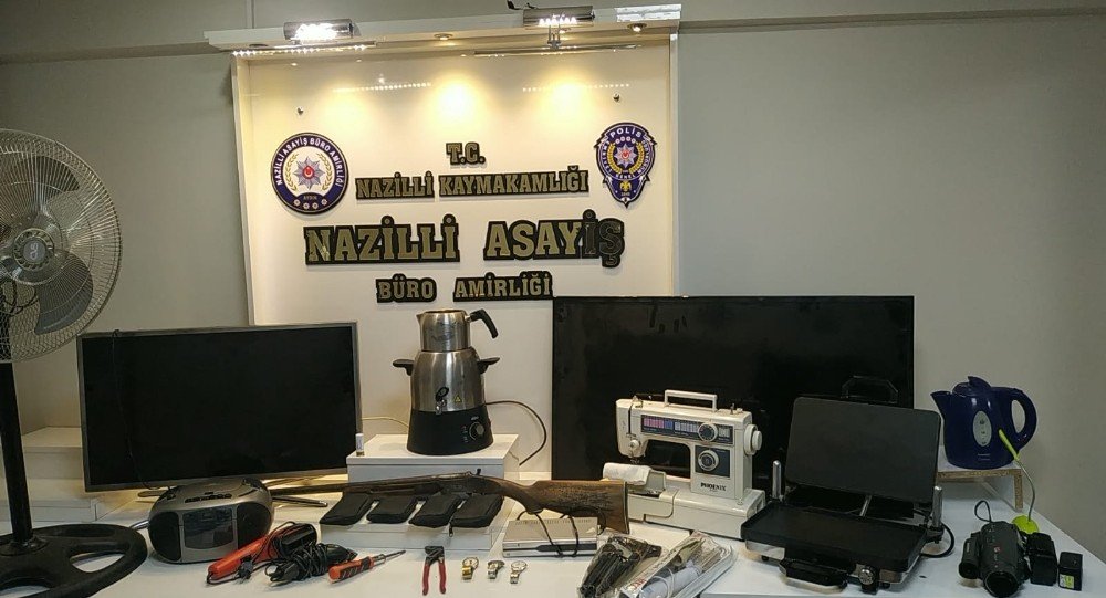 Ne Gördüyse Çalıp, El Arabasına Yüklemiş