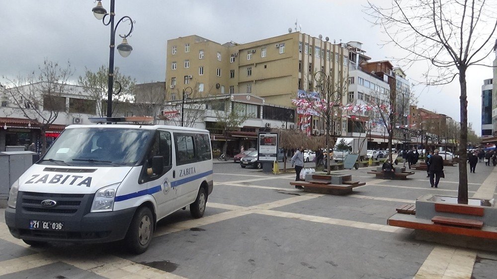 Sur’daki Tarihi Mekanlarda Dinamik Denetim Süreci Devam Ediyor