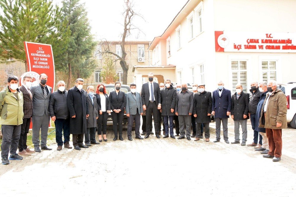 Çatak’taki Çiftçilere 3 Ton Yonca Tohumu Desteği