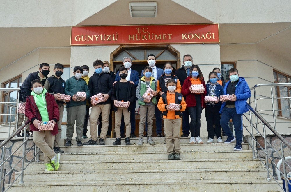 İ̇zleyicileri Ağlatan Çocuklar Ödüllendirildi