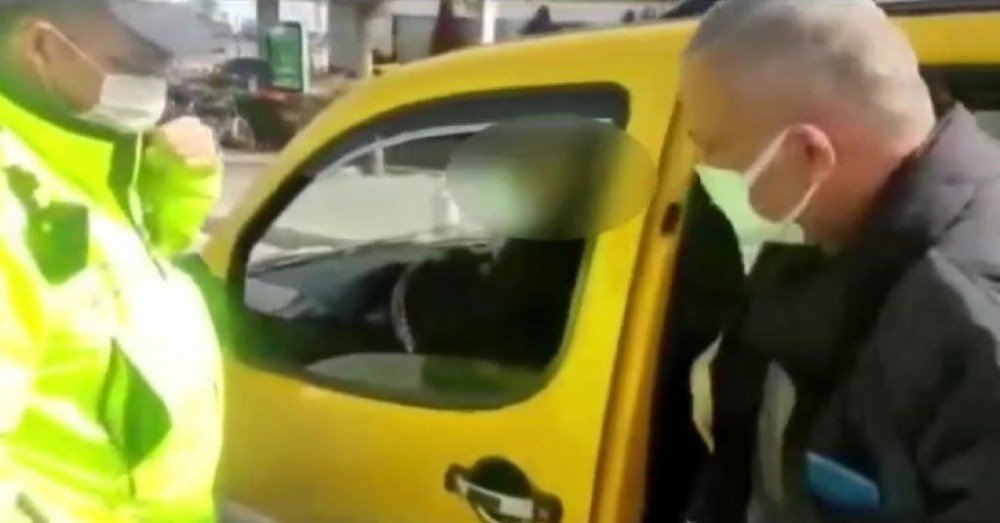 Korsan Taksici Müşteri Kimliğindeki Polise Yakaladı