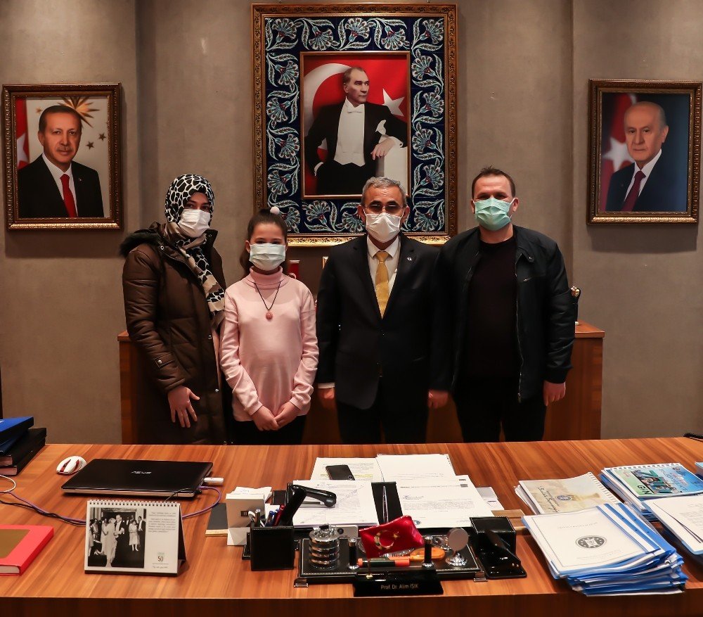 Ortaokul Öğrencisi Başkan Işık’a Şiir Yazdı