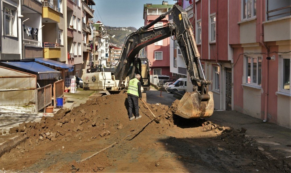 Altınordu’da Altyapı Çalışmaları Sürüyor