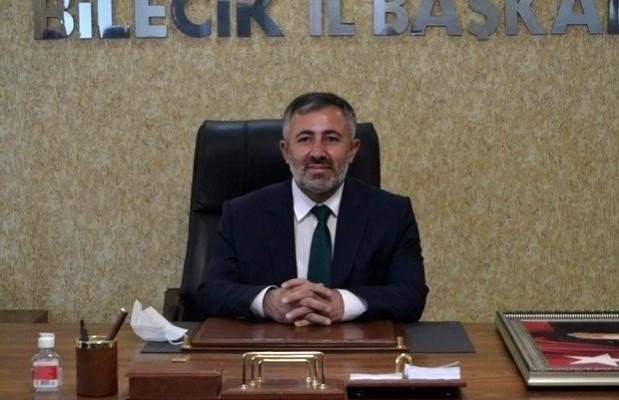 Bilecik’te Billboardlara Asılan “i̇stanbul Sözleşmesi Kimden Korur” Afişine Tepki