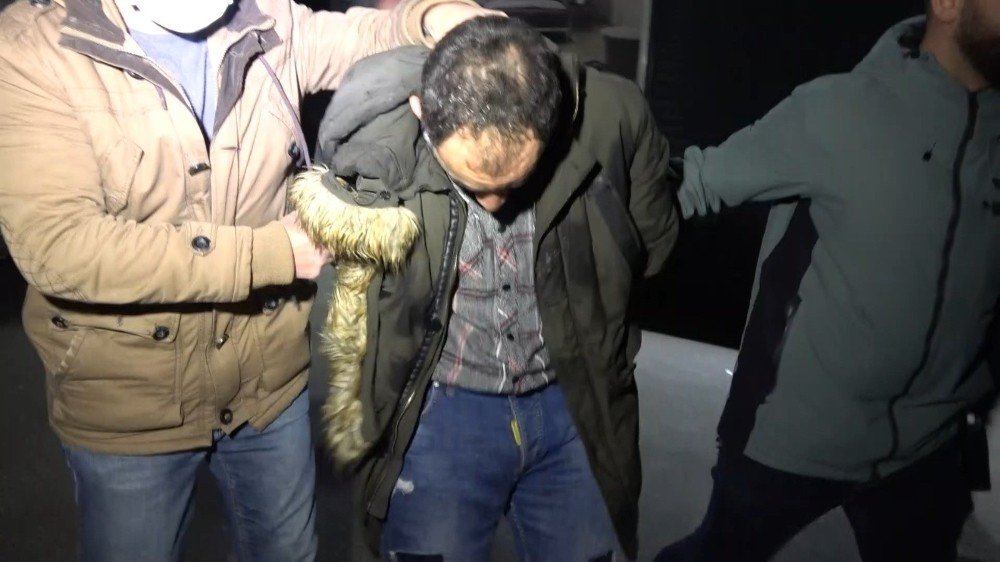 ‘kertenkele’ Kısıtlamada Polisten Kaçamadı