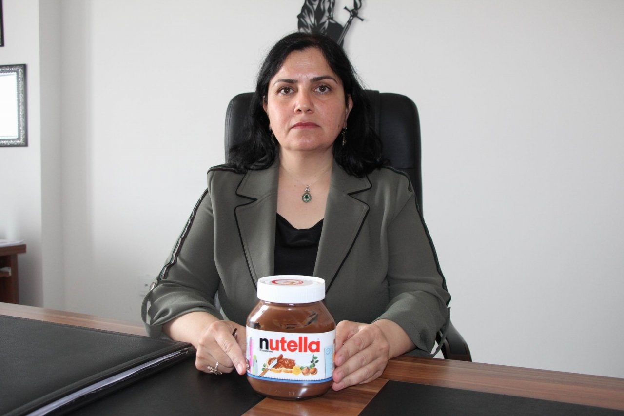 Çikolata Kavanozundan Çıkan Şoke Etti