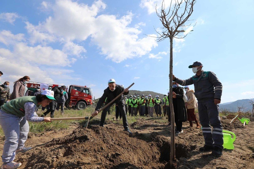 Bakan Pakdemirli, Dut Ormanı İsteyen Otizmli Çocukları Kırmadı