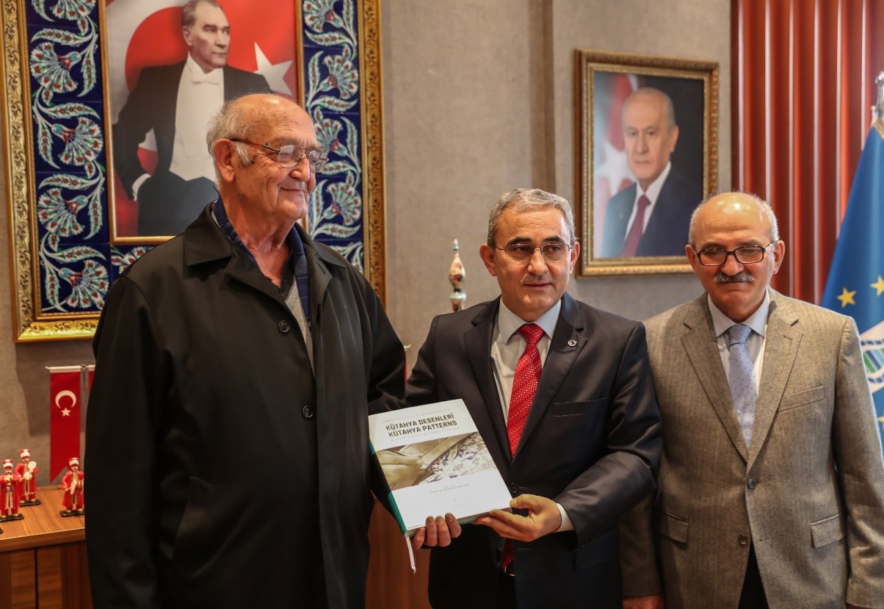 Kütahya’nın Çini Desenleri Kitap Oldu