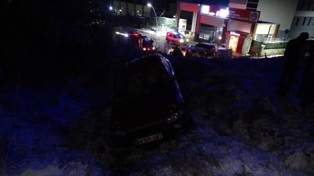 Yoldan Çıkan Araçtan Burnu Bile Kanamadan Kurtuldu