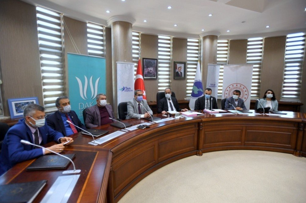 Van Yyü’de ‘girişimcilik Ve İ̇ş Fikri Yarışması İ̇şbirliği Protokolü’ İmzalandı
