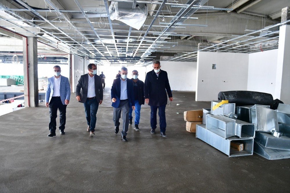 Yeşilyurt’ta Çilesiz Semt Pazarı Ve Yaşam Merkezi İnşaatı Hızla Yükseliyor