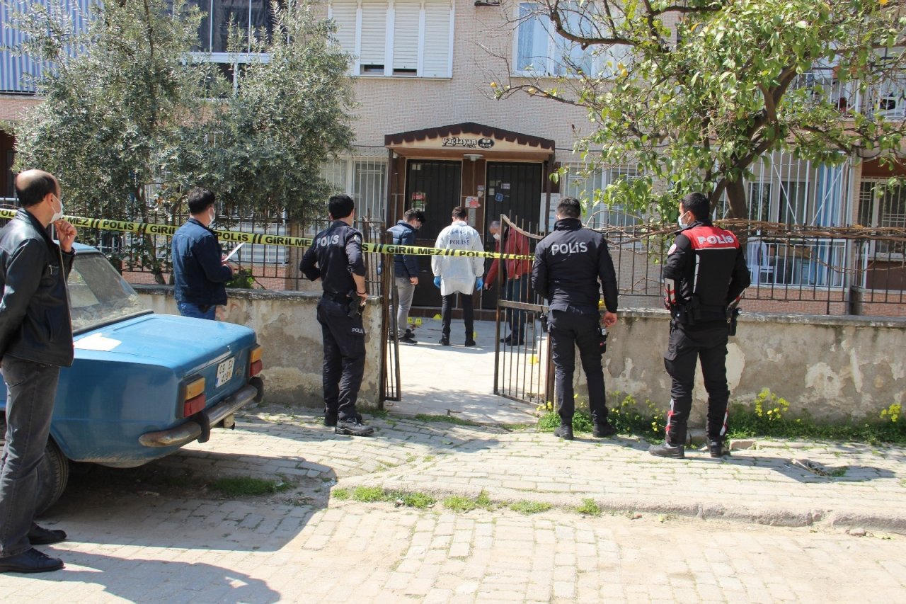 Genç Kadın, Eski Erkek Arkadaşı Tarafından Kalbinden Vurularak Öldürüldü