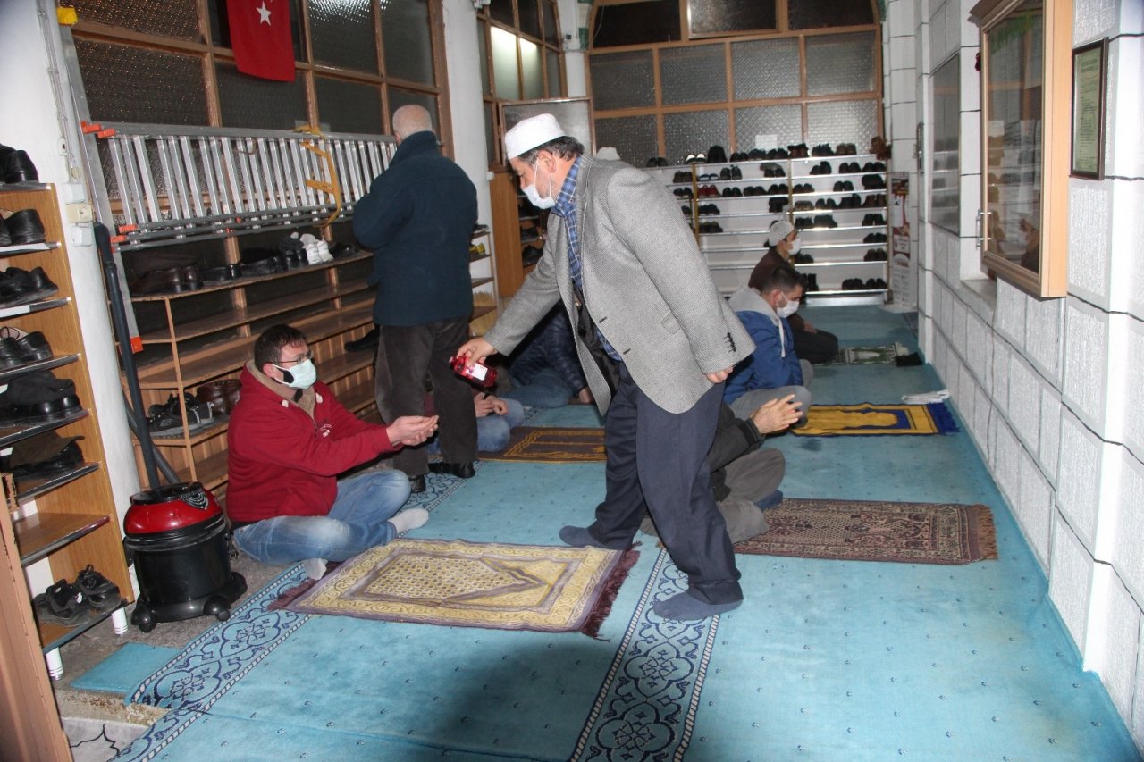 Devrek’te Berat Kandili Camilerde İdrak Edildi