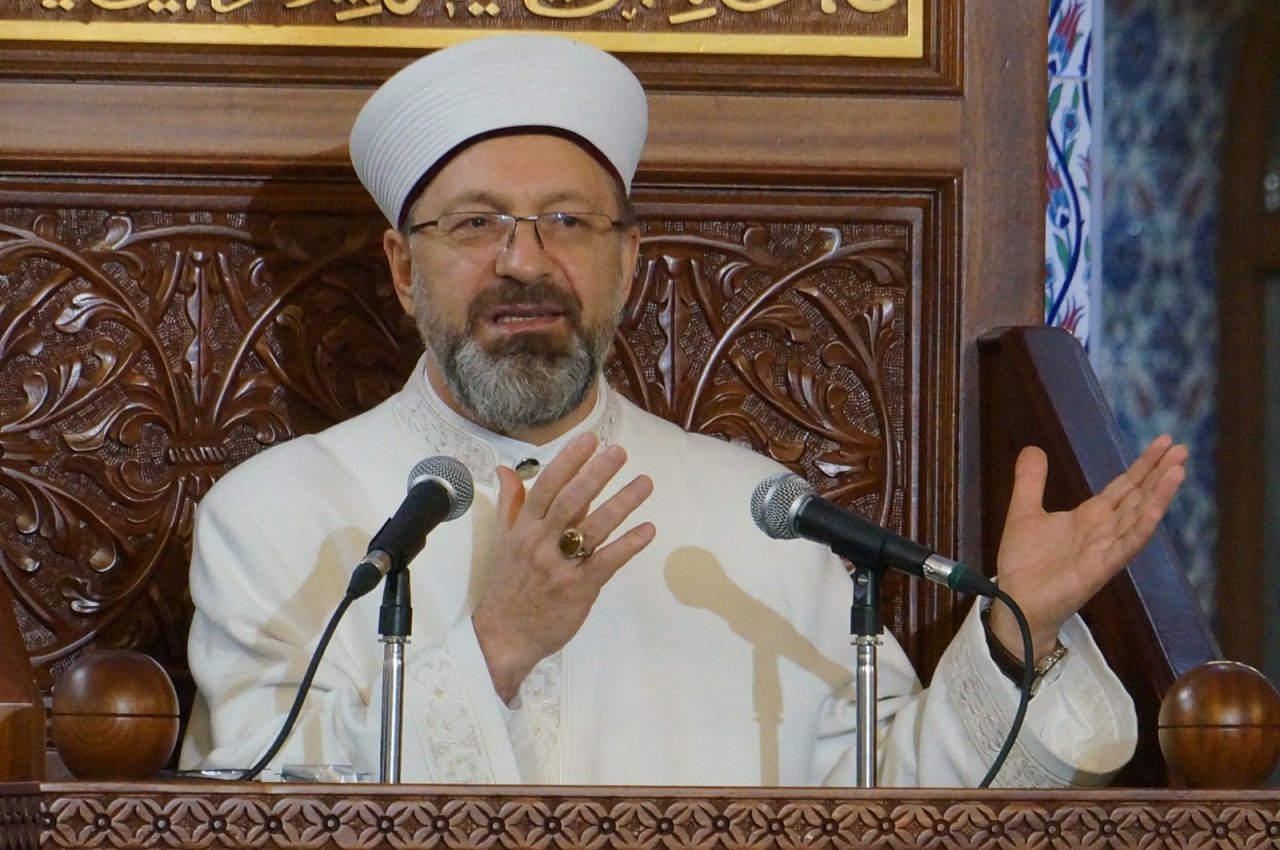 Diyanet İ̇şleri Başkanı Erbaş, Batman’da Berat Kandili Programına Katıldı