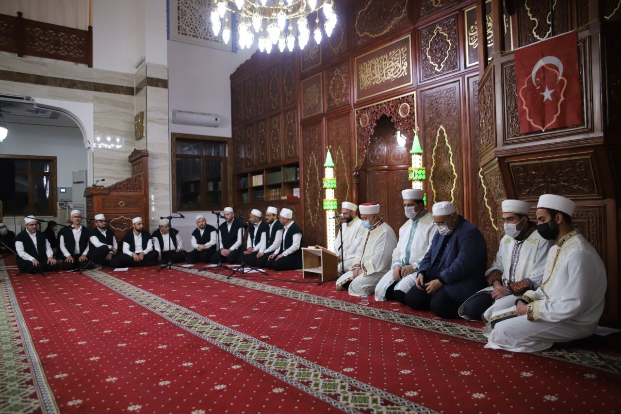 Berat Kandili’nde Eller Semaya Açıldı