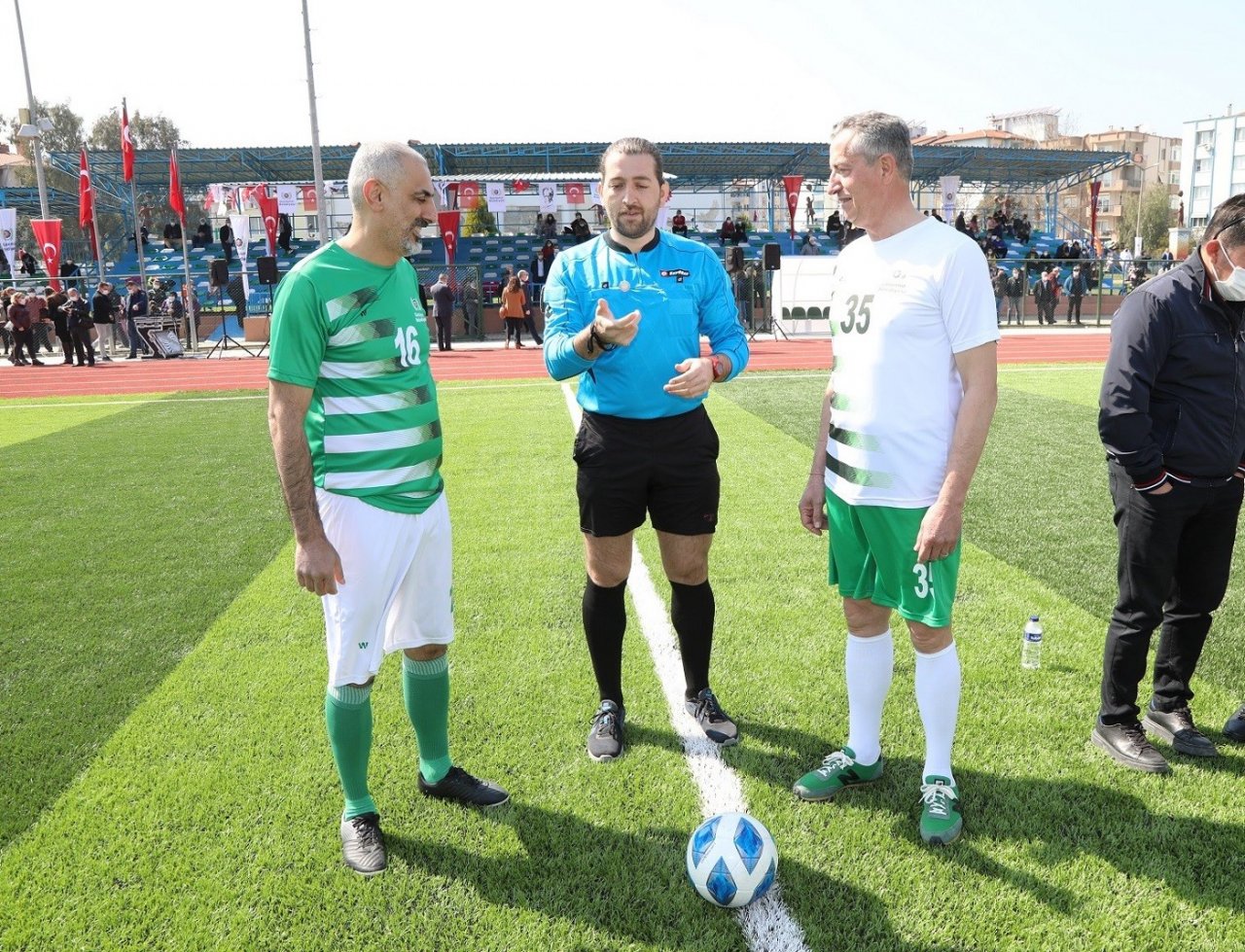 Gaziemir İ̇lçe Stadı Yeni Yüzüyle Hizmette
