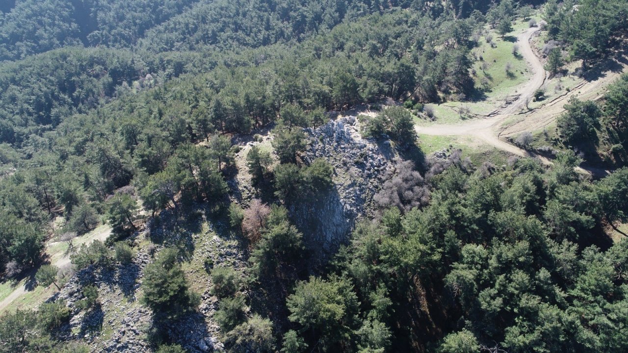İ̇zmir’de Antik Taş Ocağı Bulundu