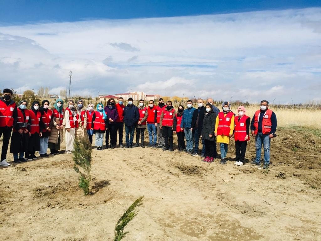Van’da Fidan Dikimi