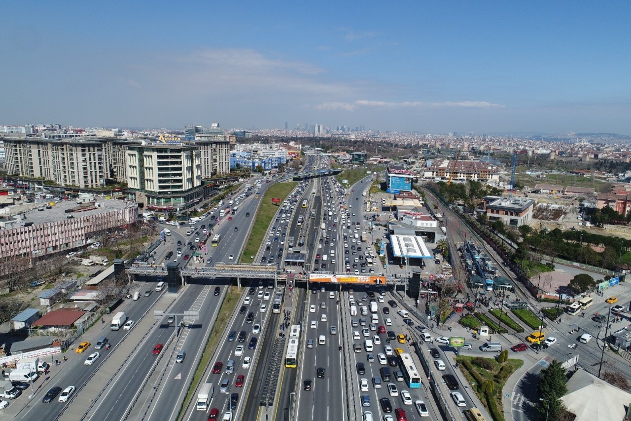 Kısıtlamasız Cumartesi’de İ̇stanbul’da Trafik Yoğunluğu