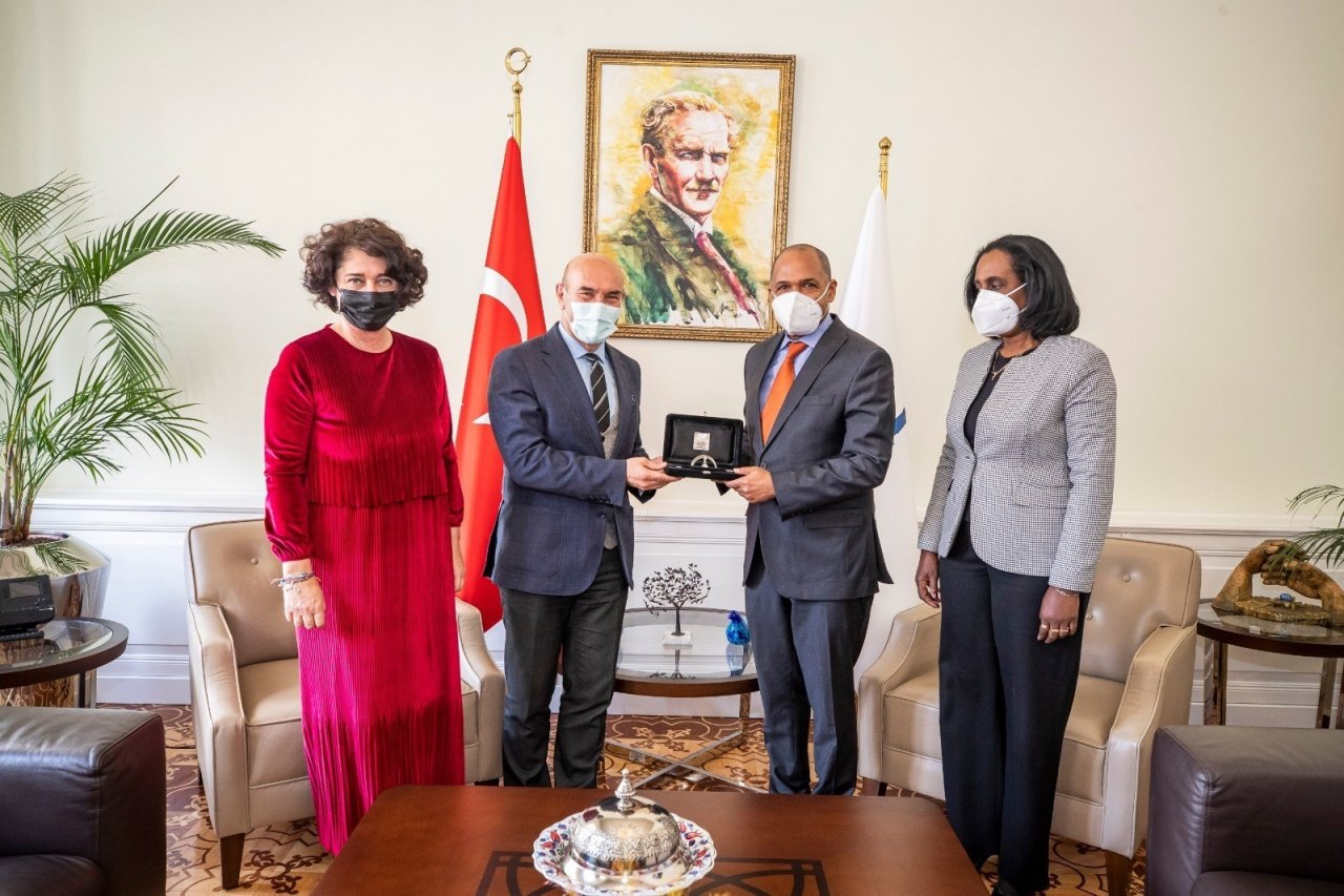 Küba-i̇zmir İlişkileri Güçleniyor