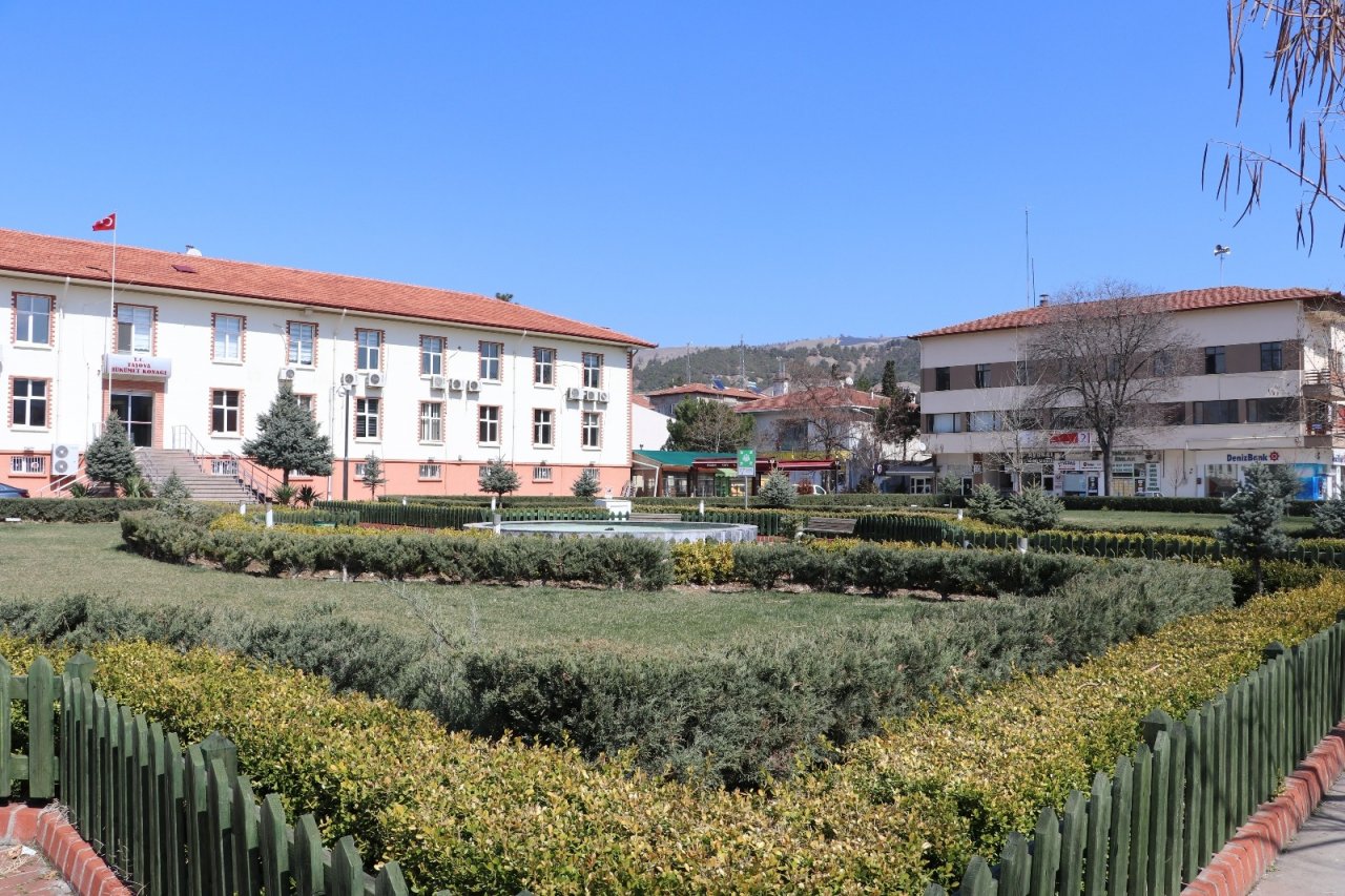 Amasya’da İki Mevsim Bir Arada: Yükseklerde Kara Kış, Aşağıda Bahar Havası