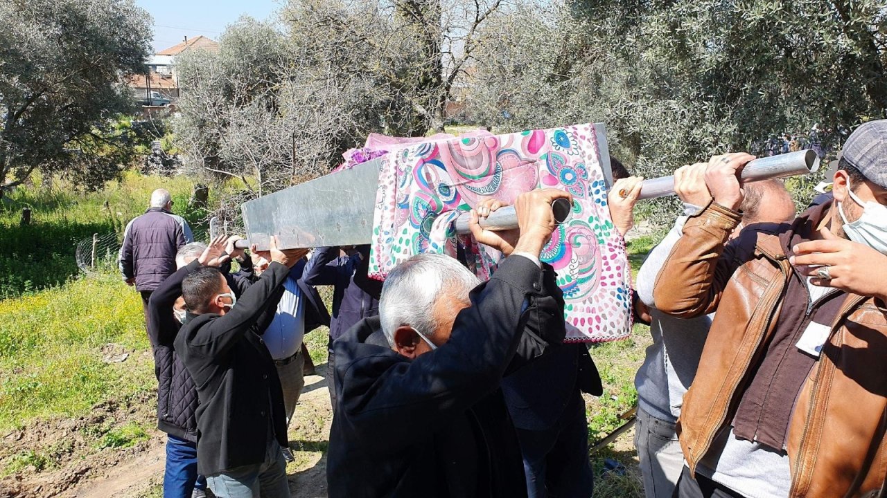 Cinayete Kurban Giden Necla Demirbaş Toprağa Verildi