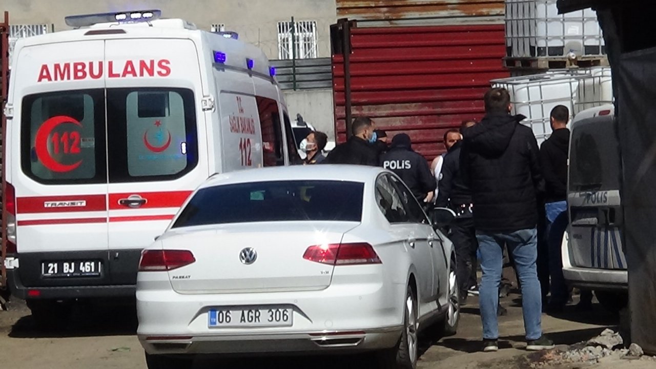 Diyarbakır’da Silahlı Bir Grup İş Yerini Yayılım Ateşine Tuttu: 3 Yaralı