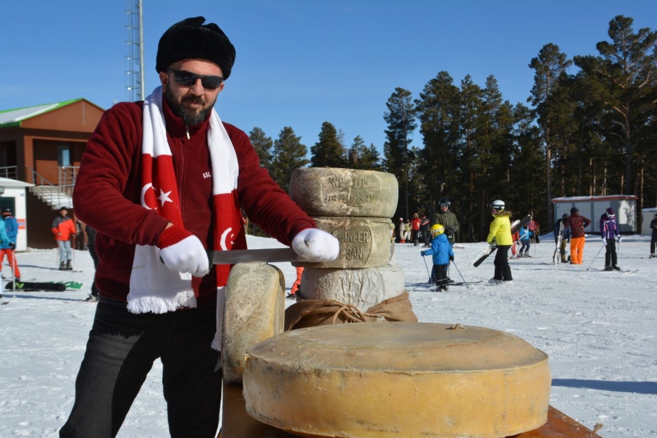 Kars Kaşarı Kayak Merkezinde Görücüye Çıktı