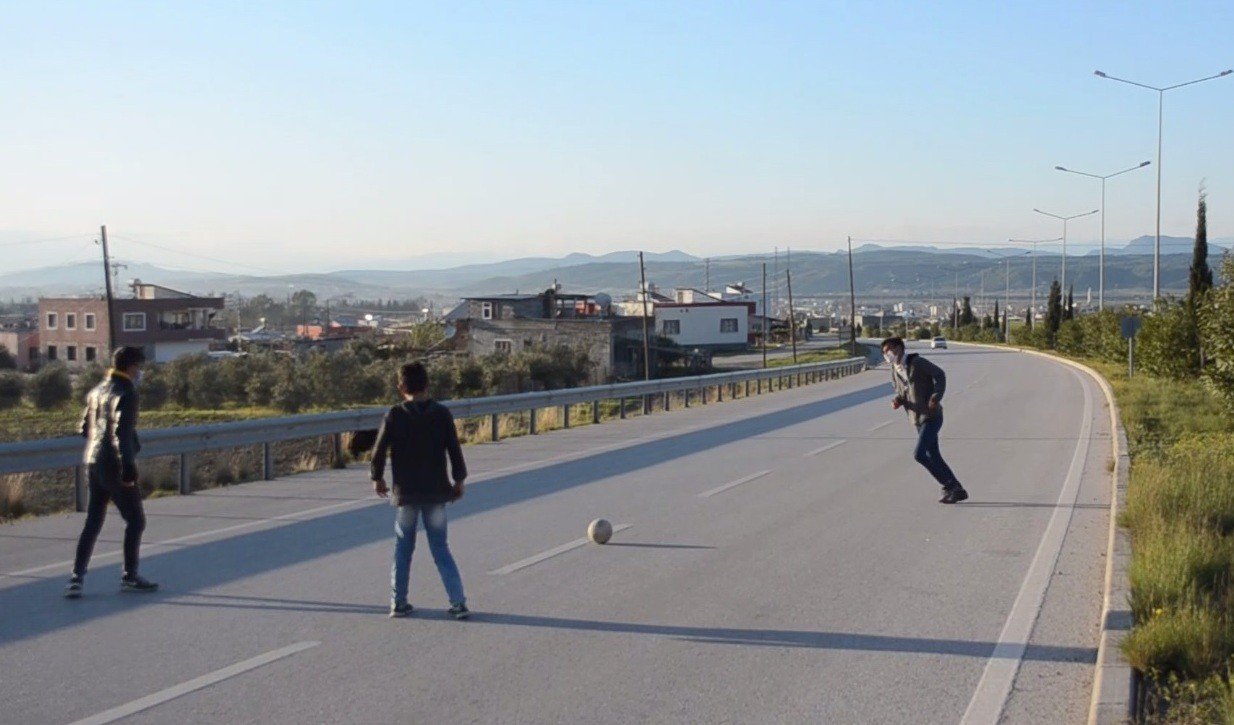 Çocukların Ölümüne Futbol Aşkı