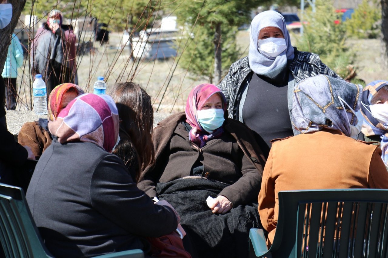 Cumhuriyet Savcısı Salkım’ın Cenazesi Köyünde Toprağa Verildi