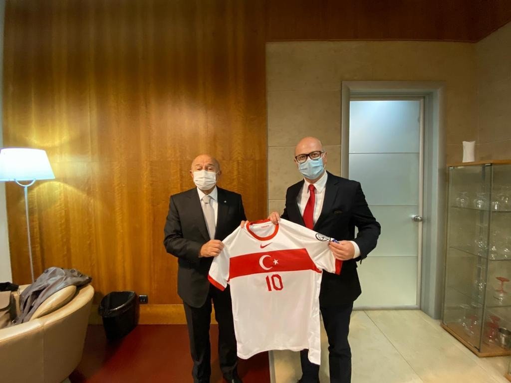 Özdemir’den Büyükelçi Erginay’a Teşekkür