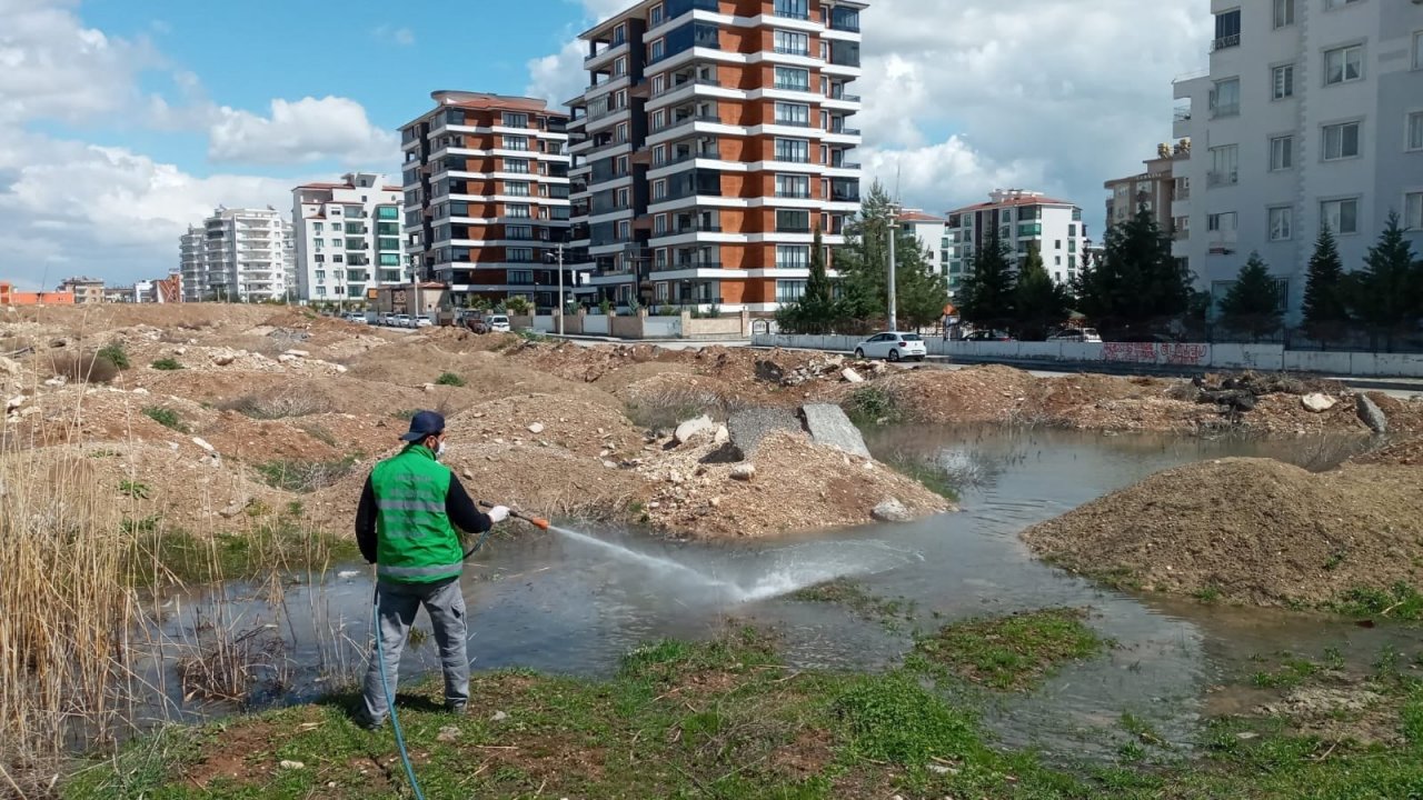 Adıyaman’da İlaçlama Çalışmaları Devam Ediyor